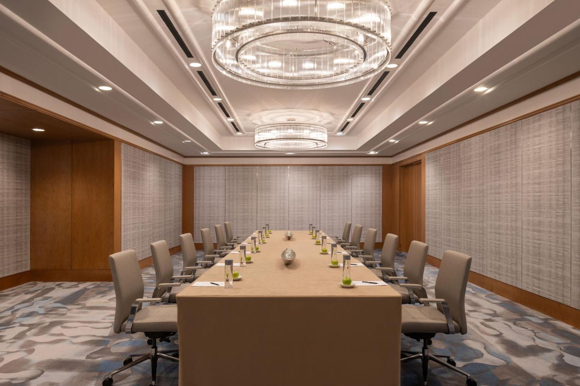The Ritz-carlton, Lauderdale Hotel